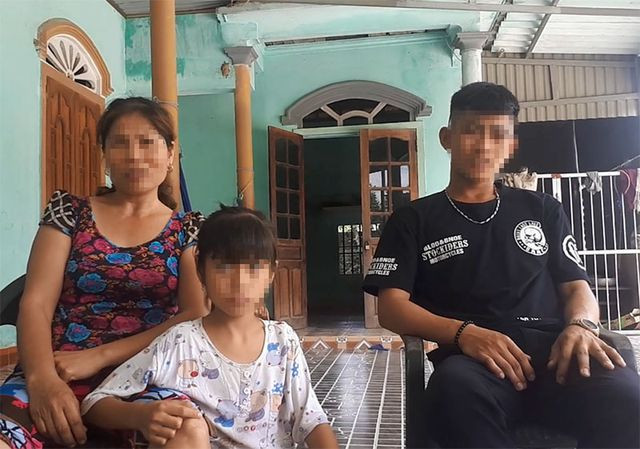 Mẹ con chị H. trình bày việc bức xúc trước kiểu vận động &quot;ép buộc&quot; của nhà trường.