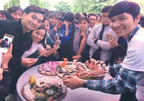 4. Diễn viên Phạm Anh Tuấn lần đầu đồng hành với chương trình và được sinh viên chào đón nồng nhiệt.