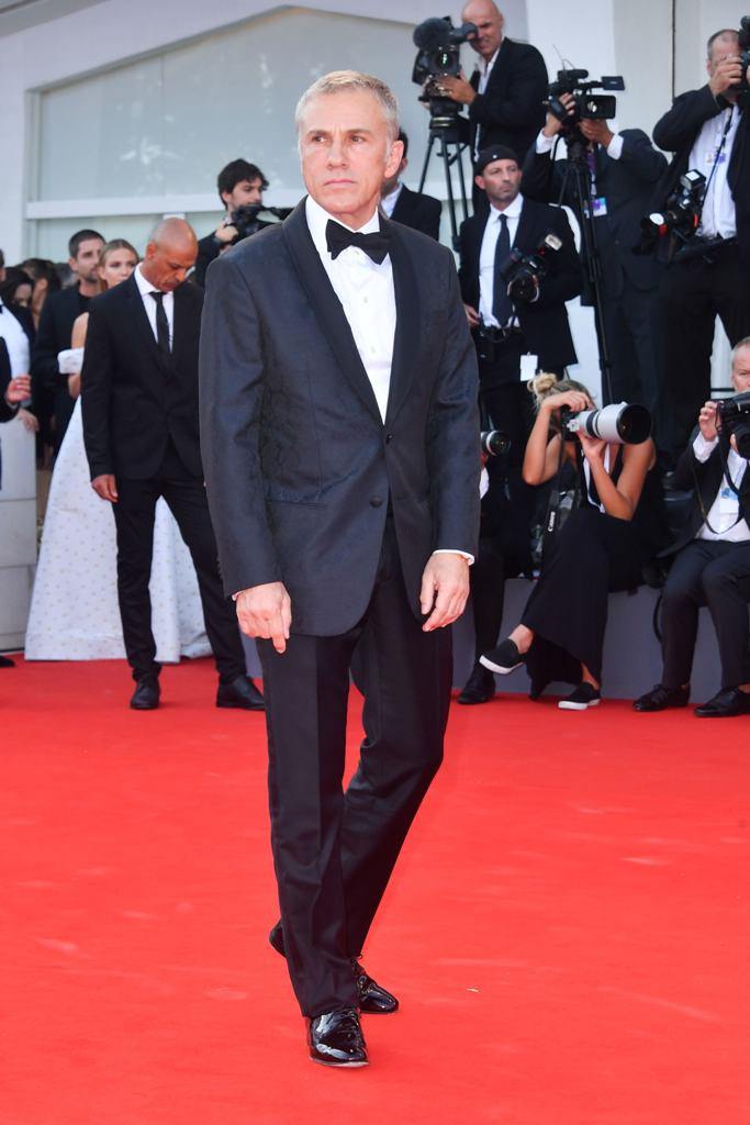 Ngắm lại loạt trang phục lộng lẫy của sao quốc tế tại LHP Quốc tế Venice 75 vừa qua ảnh 8