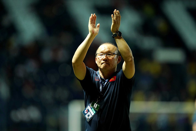 Ông Park đã chiếm trọn vẹn sự tin tưởng, sự khâm phục và mến mộ của người hâm mộ bóng đá Việt Nam. Ảnh: ĐỘC LẬP