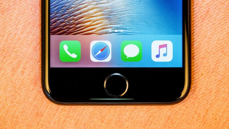 Nút Home trên iPhone 7 thực tế là một nút tĩnh và hoạt động nhờ cơ chế cảm ứng. Đây là dấu hiệu cho thấy Apple đã sẵn sàng để khai tử nút Home vật lý truyền thống.
