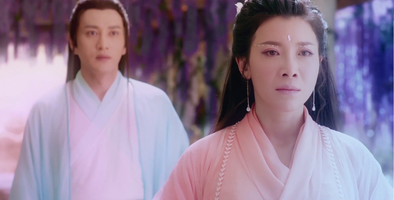 Hoa Thần nhận ra tình yêu đích thực của mình là Thủy Thần Lạc Lâm, cũng là cha Cẩm Mịch.