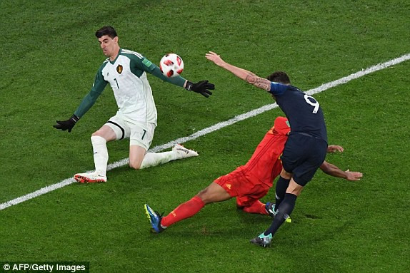 Giroud đã có một trận đấu khá vô duyên.