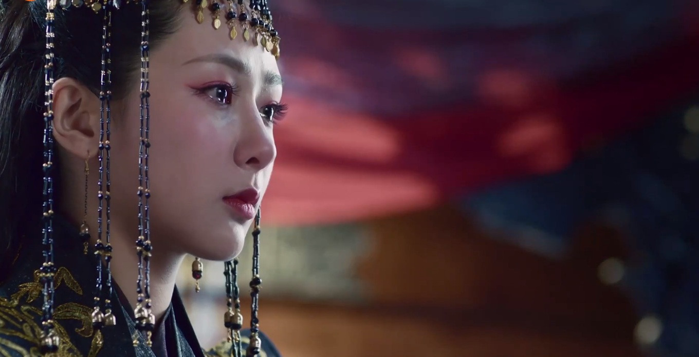 Đôi mắt đen láy long lanh nước của Dương Tử.