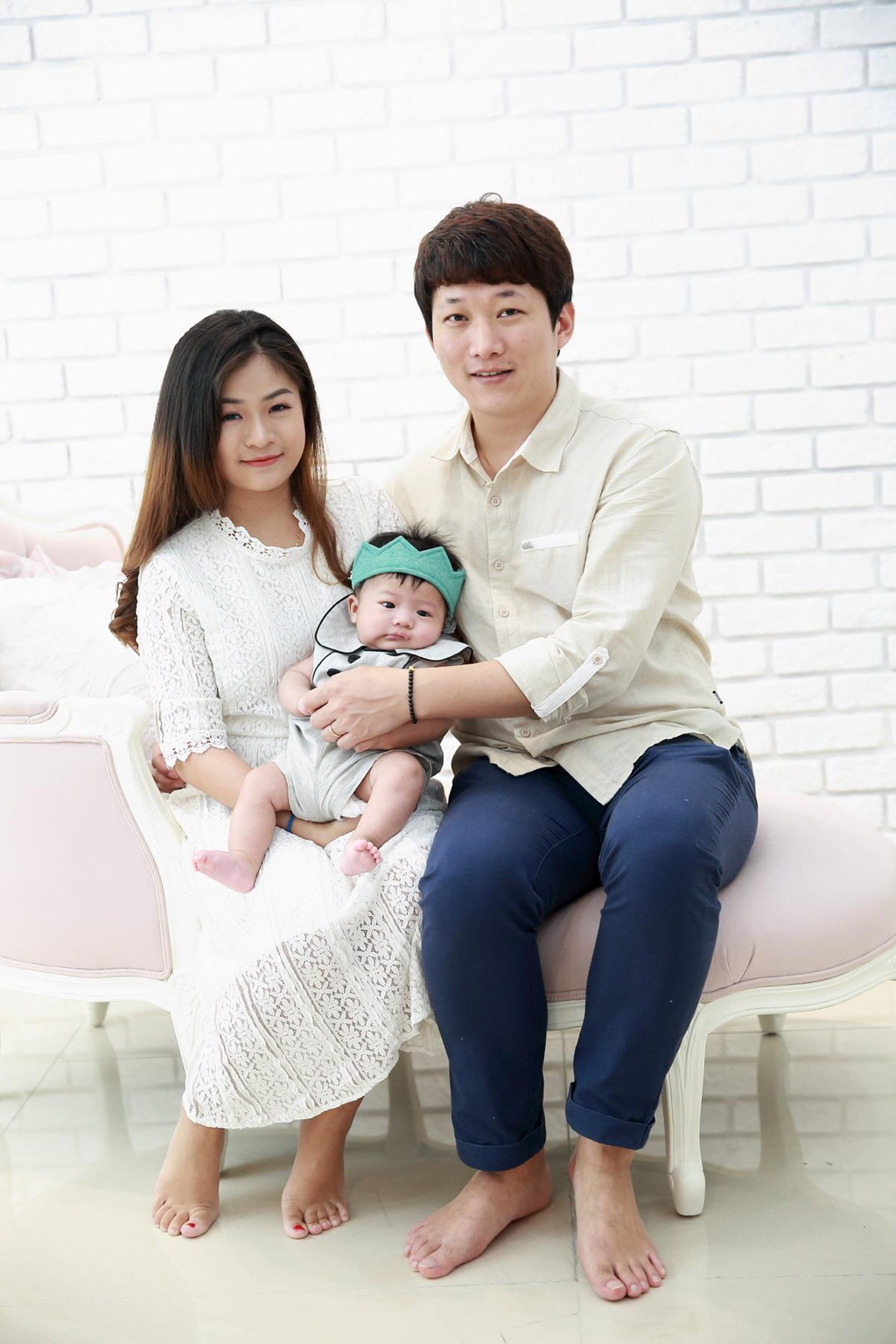 Vợ chồng chị Quỳnh, anh Park cùng con trai Ji Ho. Ảnh: NVCC. Vợ chồng chị Quỳnh, anh Park cùng con trai Ji Ho. Ảnh: NVCC.