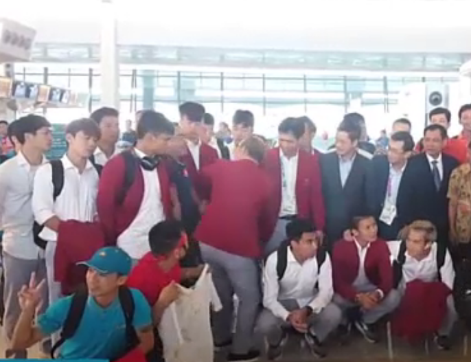 Đến giờ phút này thì cần tình nghĩa gì nữa, ảnh đẹp là được!