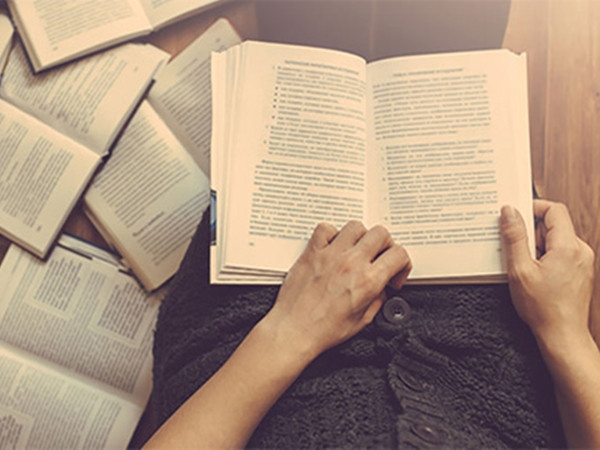 Quan tòa Rueda tin rằng, việc đọc sách sẽ có tác dụng đối với thanh thiếu niên nhiều hơn là những hình phạt.