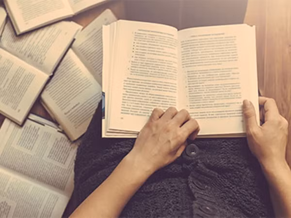 Quan tòa Rueda tin rằng, việc đọc sách sẽ có tác dụng đối với thanh thiếu niên nhiều hơn là những hình phạt.