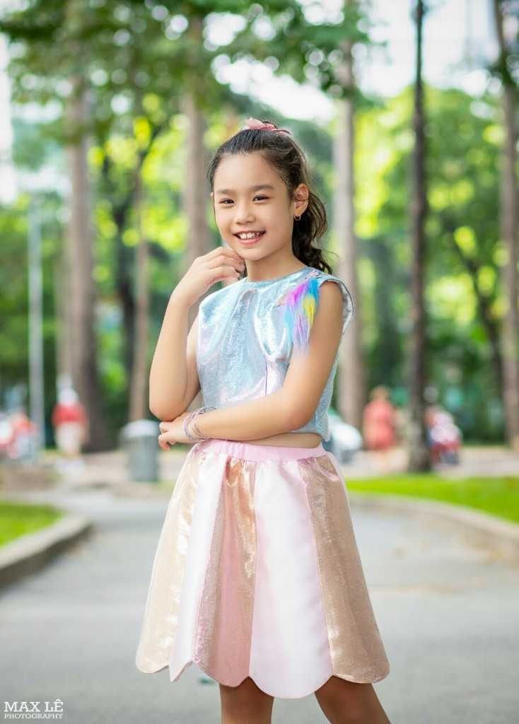 Nguyễn Ngọc Tuyết Anh (9 tuổi) vừa có thể hát vừa có am hiểu về nhảy hiện đại, Ballet, Dance sport, Aerobic, diễn xuất và đàn piano. Nguyễn Ngọc Tuyết Anh (9 tuổi) vừa có thể hát vừa có am hiểu về nhảy hiện đại, Ballet, Dance sport, Aerobic, diễn xuất và đàn piano.