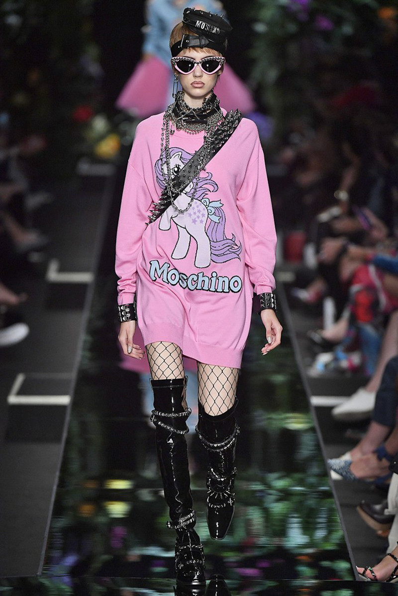 Đón năm mới 2018, bỏ qua những xu hướng thời trang bị coi là “chán ngắt” này đi bạn nhé! ảnh 7