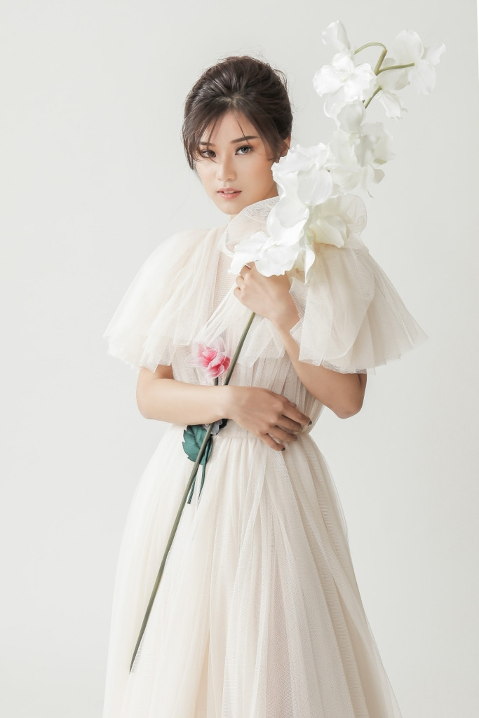 Diễn xuất tự nhiên trong Tháng năm rực rỡ đã giúp Hoàng Yến Chibi lập cú đúp tại giải thưởng Ngôi Sao Xanh 2018 với hai hạng mục Nữ diễn viên điện ảnh được yêu thích nhất và Nữ diễn viên điện ảnh xuất sắc nhất. Diễn xuất tự nhiên trong Tháng năm rực rỡ đã giúp Hoàng Yến Chibi lập cú đúp tại giải thưởng Ngôi Sao Xanh 2018 với hai hạng mục Nữ diễn viên điện ảnh được yêu thích nhất và Nữ diễn viên điện ảnh xuất sắc nhất.