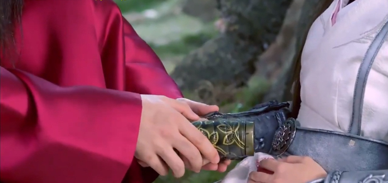 Cận cảnh đôi bàn tay nè.