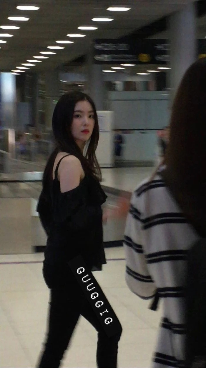 Công ty SM Ent luôn nổi tiếng với những idol đẹp như nữ thần và Irene cũng không phải ngoại lệ. Trưởng nhóm Red Velvet được khen là một trong những nữ idol đẹp nhất thế hệ thứ ba.