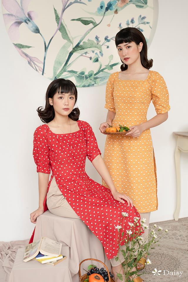 Họa tiết chấm bi tại nét hoài cổ nhưng không làm mất đi vẻ trẻ trung, năng động của bạn gái. (Ảnh: Thời trang Daisy)