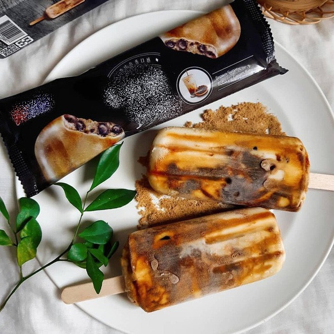 Món kem trà sữa trân châu đường đen khiến nhiều tín đồ ăn uống quan tâm trong những ngày qua.