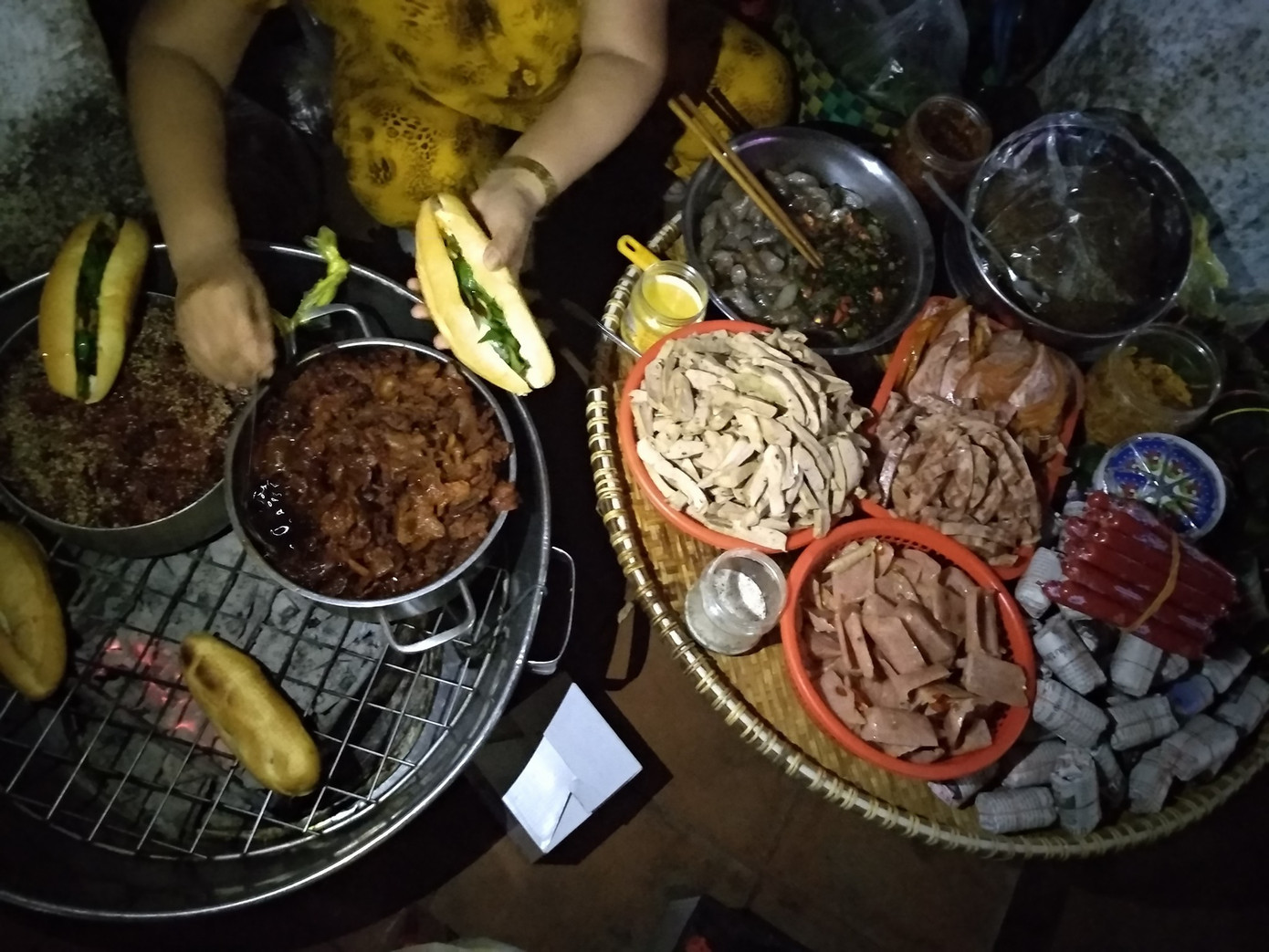 Những món ngon nhất định bạn phải ghé ăn khi đặt chân đến TP.Huế ảnh 7 Những món ngon nhất định bạn phải ghé ăn khi đặt chân đến TP.Huế ảnh 7