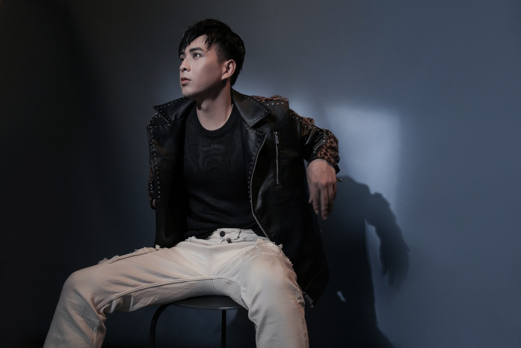 Sau hơn 2 tuần ra mắt, MV đánh dấu sự kết hợp của cả hai đã chính thức cán mốc 1 triệu view trên YouTube cùng nhiều phản hồi tích cực, đặc biệt là phần thay đổi hình tượng của Hồ Quang Hiếu.