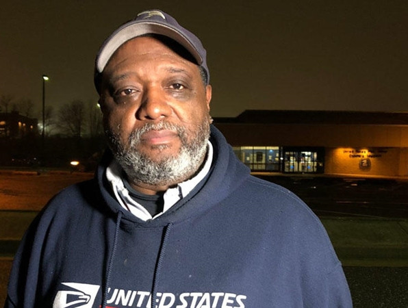 Bác Keith Rollins – người đã tình cờ nhìn thấy cậu bé trên đường cao tốc.