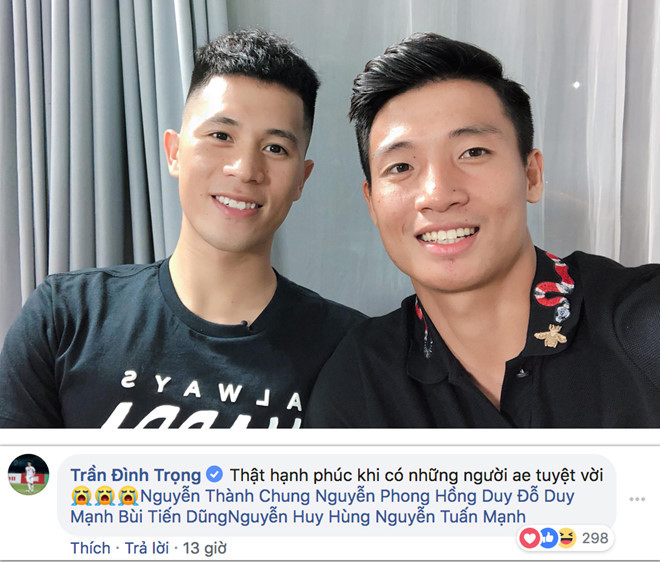 Không chỉ được biết tới là trung vệ hàng đầu của bóng đá Việt Nam với lối đá thông minh và mạnh mẽ, quyết liệt, Trọng "sơ-vin" còn khiến người hâm mộ cảm thấy thích thú khi luôn xuất hiện với phong cách "đóng thùng" mỗi khi ra sân.