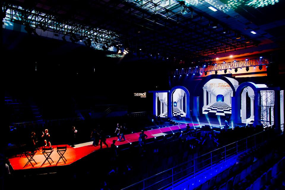 Chung kết The Face Vietnam 2018 kéo dài lê thê đến lố giờ, bị cắt sóng trực tiếp.