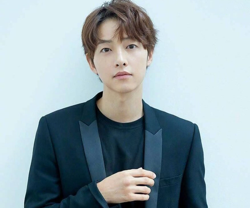 Song Joong Ki vẫn giữ được danh tiếng sau lùm xùm ly hôn.