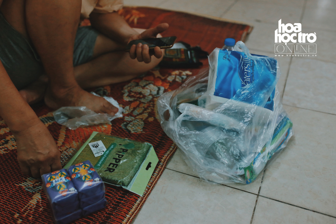 Những vật dụng các nhân của các nhà thiện nguyện quyên tặng.