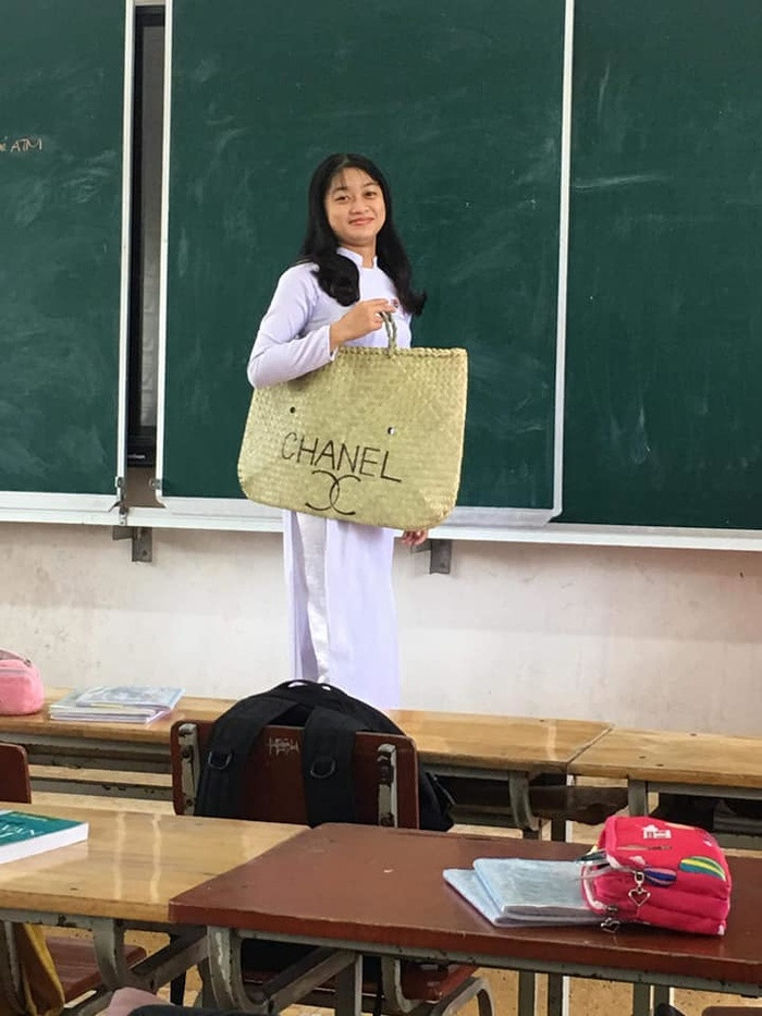 Mẫu túi Gucci không thể nào độc lạ hơn được nữa.