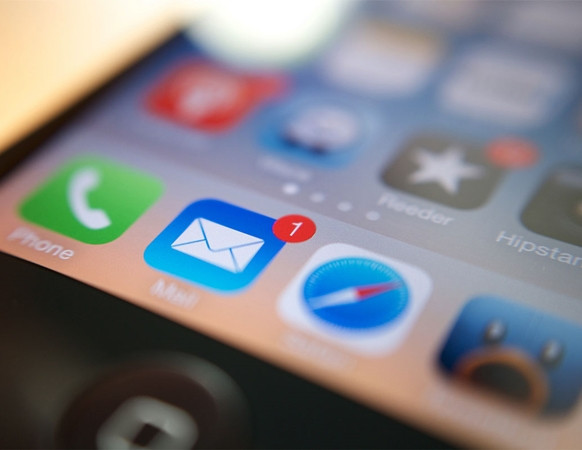 Đừng kiểm tra e-mail hay tin nhắn ngay khi vừa mở mắt nhé bạn.