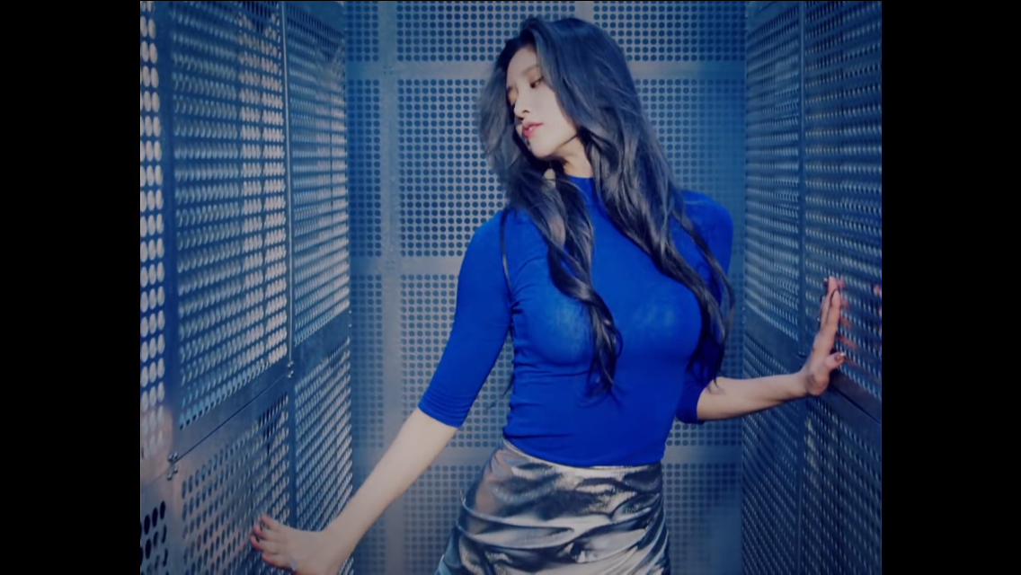 Hình ảnh trẻ trung và quyến rũ của em út Jeonghwa.