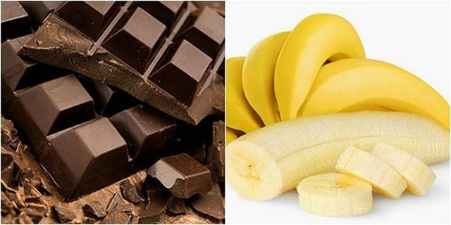 Kết hợp nó với thực phẩm lành mạnh: Cố gắng kết hợp các món ăn ngọt với một thực phẩm lành mạnh. Ví dụ, nếu bạn đang thèm ăn sôcôla, hãy ăn nó cùng với một quả chuối. Sự kết hợp này sẽ đảm bảo cơ thể nhận được các chất dinh dưỡng thiết yếu cùng với việc thỏa mãn sự thèm ăn ngay lập tức.