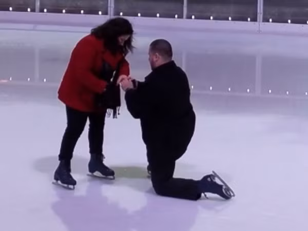 Màn cầu hôn quá đỉnh, thật hoàn hảo nếu...