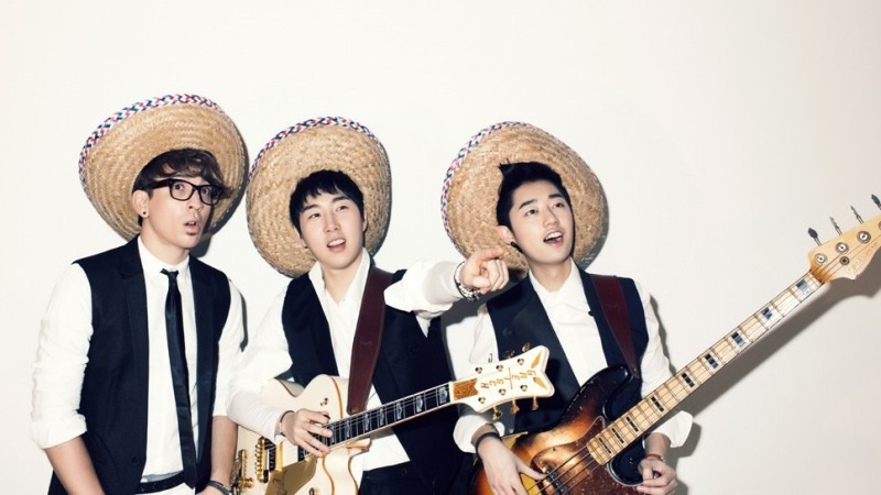 Top 3 bài hát "kì lạ" khiến khán giả thuộc nằm lòng nhưng không biết mặt người hát ảnh 1