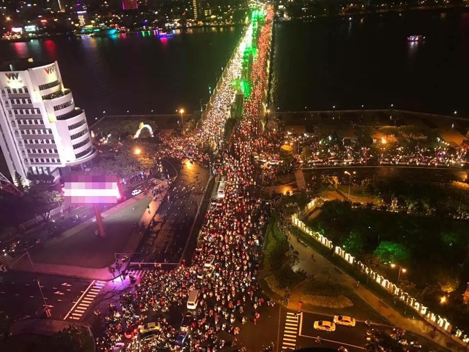 Đà Nẵng chật kín CĐV sau khi Việt Nam vô địch AFF Cup 2018