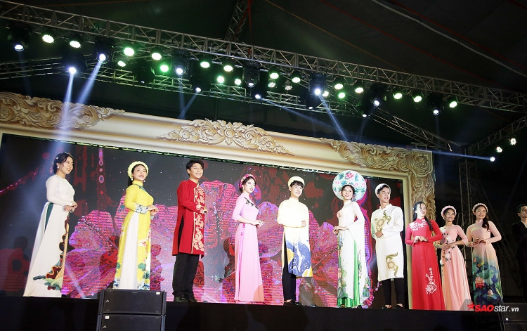 10 gương mặt xuất sắc nhất cuộc thi tìm kiếm Đại sứ trường THPT Chuyên Hà Nội - Amsterdam 2018.