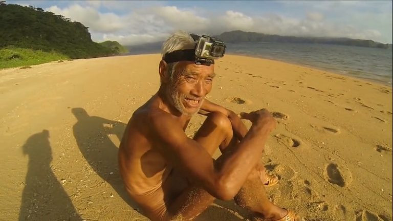 Dù sống một mình trên hoang đảo nhưng ông Nagasaki vẫn có những quy tắc sinh hoạt rất rõ ràng và nghiêm ngặt.