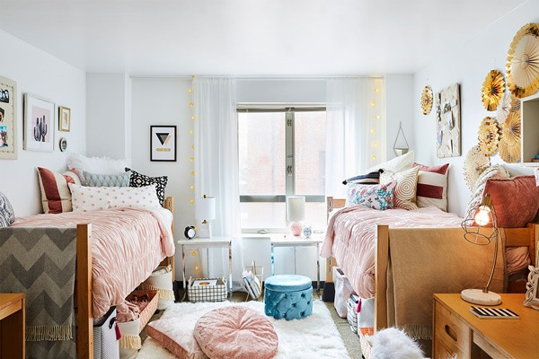 Căn phòng đẹp như trong phim của Sophia.