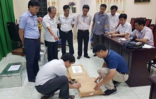 Tổ công tác Bộ Giáo dục và Đào tạo kiểm tra bài thi ở Hà Giang. Ảnh: Công an tỉnh Hà Giang. Tổ công tác Bộ Giáo dục và Đào tạo kiểm tra bài thi ở Hà Giang. Ảnh: Công an tỉnh Hà Giang.