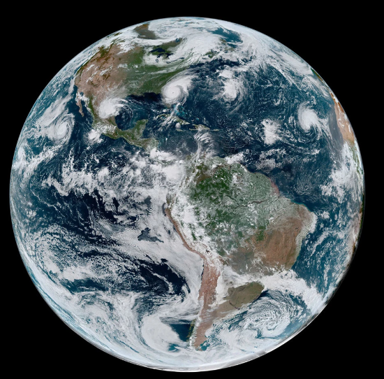 Bão nhiệt đới phủ khắp bán cầu Tây của Trái đất vào tháng 9/2019.