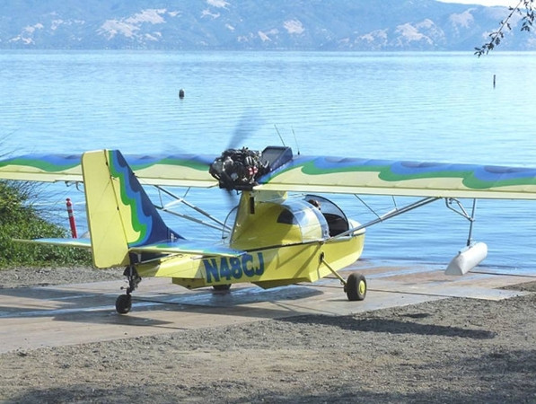 Chiếc thủy phi cơ tương tự với chiếc mà cậu bạn “ăn trộm” đã làm hư hại.