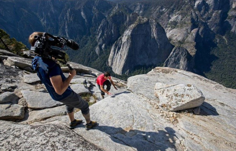 Cảnh Alex chinh phục núi El Capitan đã được các nhà làm phim quay lại và làm thành một bộ phim tài liệu.