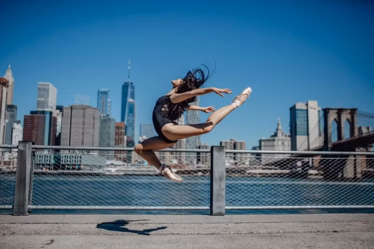 Gặp cô gái trong bộ ảnh múa ballet đẹp say lòng trên đường phố Mỹ gây sốt mạng ảnh 9