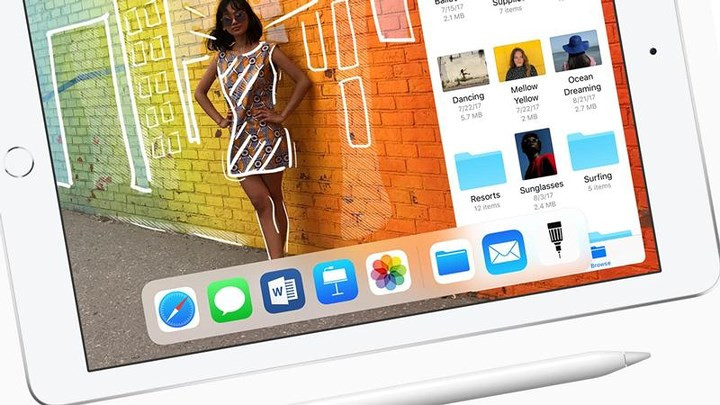 Giá bán dự đoán iPad Pro 10.5 inch khoảng 649 USD (tương đương 15 triệu đồng) cho bản 64GB/Wifi, mẫu 12.9 inch là 799 USD (gần 18,4 triệu đồng).