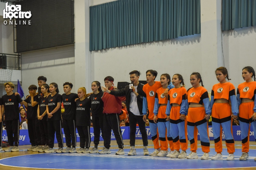 Tuy nhiên đội thắng chỉ có 1, thể nên không ít những giọt nước mắt tiếc nuối đã rơi trên sàn đấu.