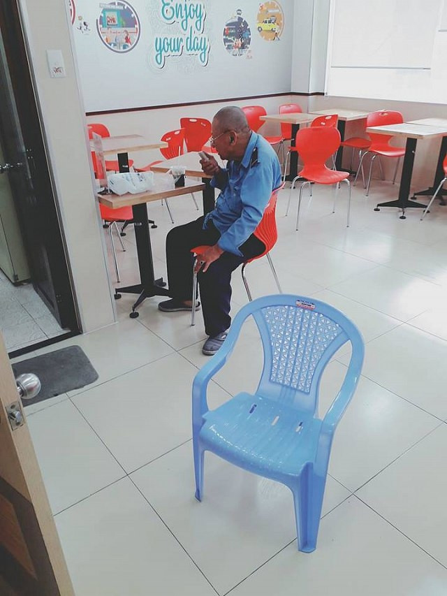 Hình ảnh bác Cầm được chia sẻ trong bài viết.