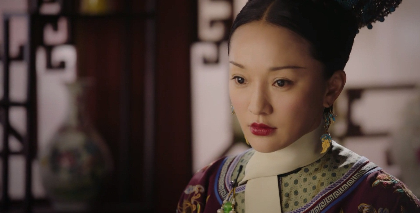 Vì thần tượng Châu Tấn, Hà Hoằng San đã đến để thử vai cung nữ Nhị Tâm, nhưng cuối cùng lại được giao vai Bạch Nhị Cơ.