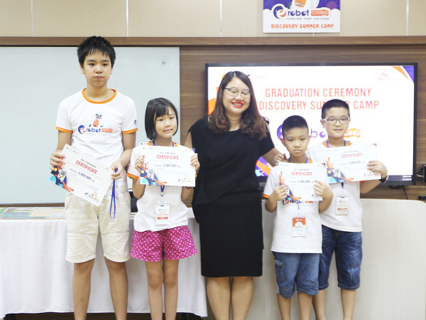 Đội giành Giải nhất cuộc thi sáng tạo công nghệ cùng Albert