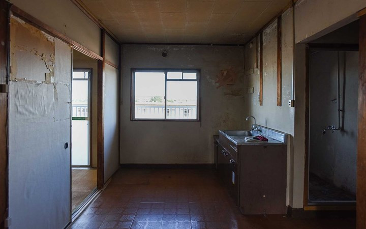 Sau khi dọn, căn phòng hoàn toàn trống rỗng.