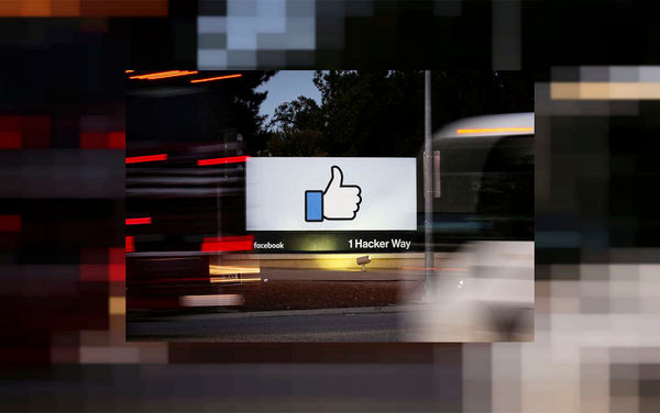 Ít nhất hai nhân viên Facebook tiếp xúc với gói hàng đã bị cách ly và điều trị theo diện phơi nhiễm. Ít nhất hai nhân viên Facebook tiếp xúc với gói hàng đã bị cách ly và điều trị theo diện phơi nhiễm.