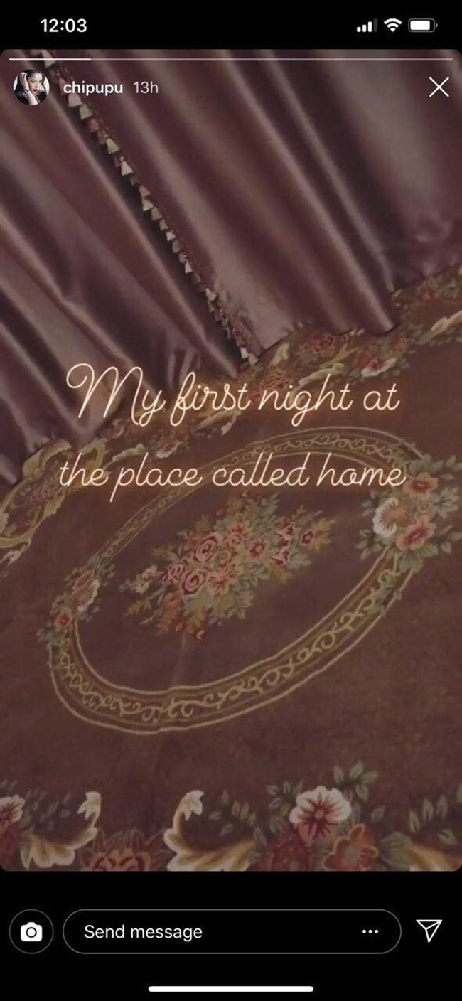 Hay cách đây không lâu, nữ ca sĩ khiến nhiều người không khỏi ngưỡng mộ khi khoe góc phòng kèm dòng chia sẻ ngụ ý đã tậu nhà mới. Đây là một thành quả to lớn sau hơn 4 năm Nam tiến của Chi Pu.