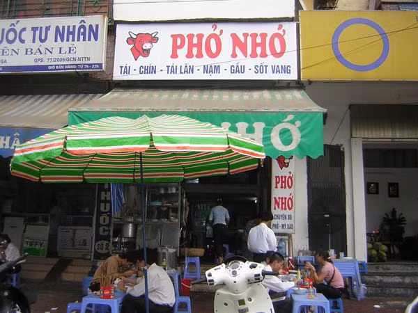 Phở Nhớ 27A Huỳnh Thúc Kháng.